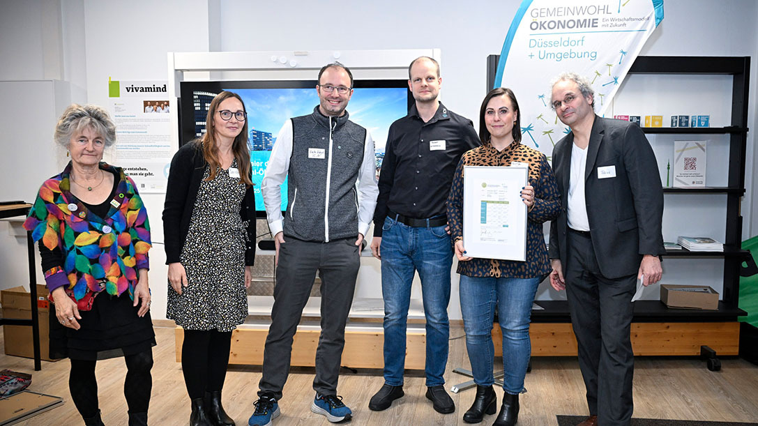 Überreichung des Zertifikates für die Gemeinwohl-Bilanzierung